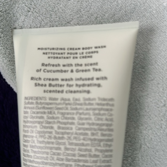 NWT Victoria’s Secret REFRESH Body Wash - Picture 7 of 8